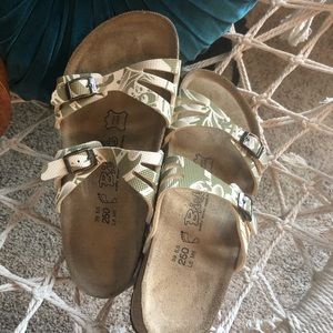 birkenstock’s sister company shoes!